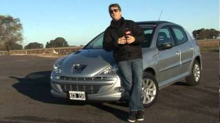 Peugeot 207 Compact 14 HDI  Test  Matías Antico [upl. by Colver746]