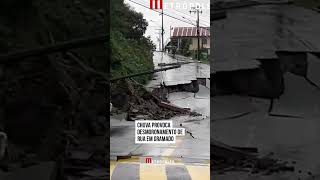 Chuva provoca desmoronamento de rua em Gramado [upl. by Colt]