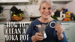 How to clean a moka pot  Mamma Giuliana [upl. by Nylhsoj]