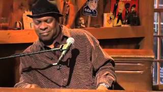 Booker T Jones  Green Onions Live from Daryls House 4404 [upl. by Enyamrahs]