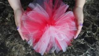 DIY How to Make Tulle PomPoms  HTM Como hacer Pompones o Motas de Tul [upl. by Isis]